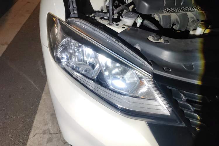 Used Nissan Tiida 2016 1.6L CVT Cool Dynamic Edition
