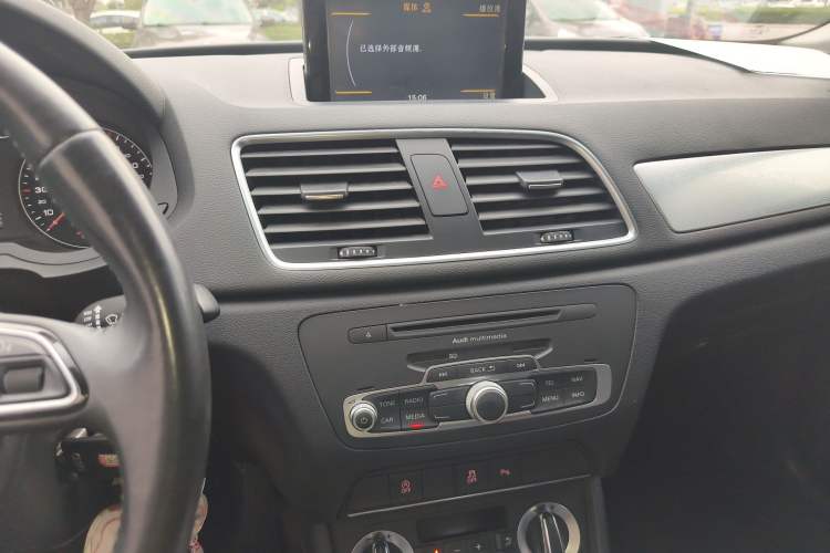 Used Audi Q3 2015 35 TFSI Comfort Model Audio And AC Panel