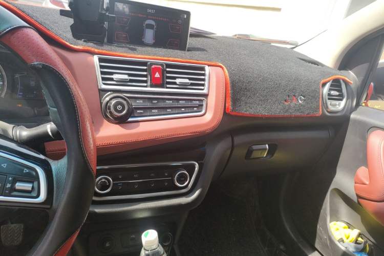 Used JAC Group Refine S2mini 2017 1.3L Sport Edition Audio And AC Panel