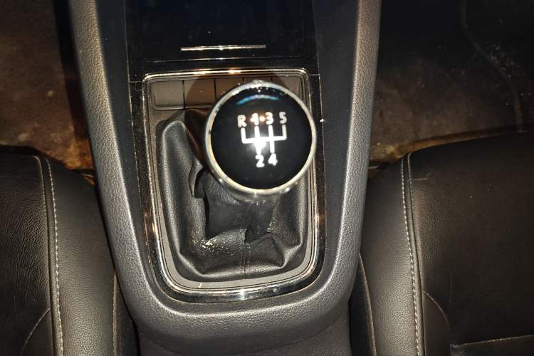 Used Volkswagen Sagitar 2015 230TSI Manual Comfort Version