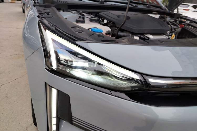 Used Geely Galaxy L6 2023 125km Starship