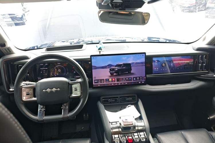 Used Formula Leopard 5 2023 Navigator Edition