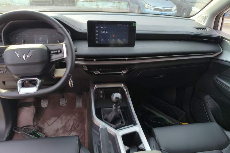 Used Wuling Jiachen 2022 1.5T Manual Comfort & Dynamic Version
