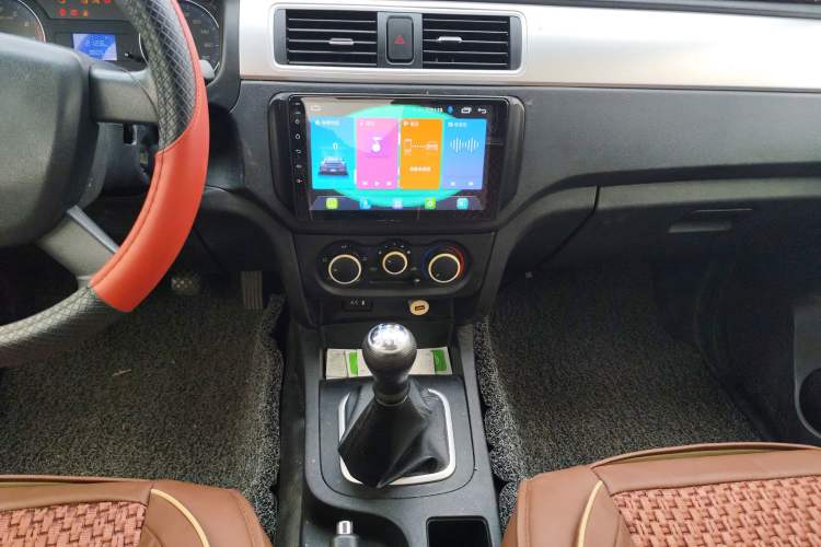 Used Chana Shenqi F30 2019 1.5L Comfort Edition China VI Dual-Cab Short-Wheelbase DAM15KL
