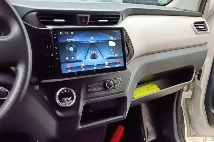 Used SAIC MAXUS EV30 2023 Pure-Electric Smart Logistics Expert with Long Wheelbase Guoxuan
