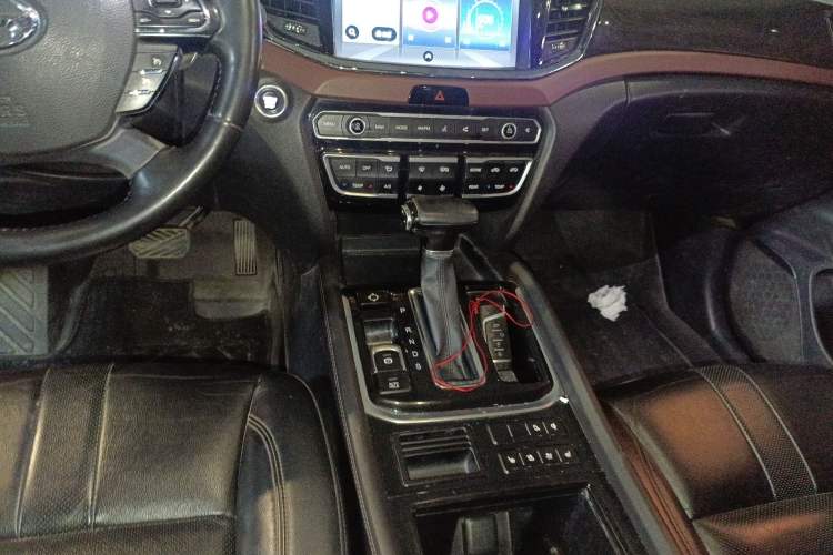 Used GAC Trumpchi GS8 2017 320T Two-Wheel Drive Luxury Smart Connectivity Version (7 Seats)
