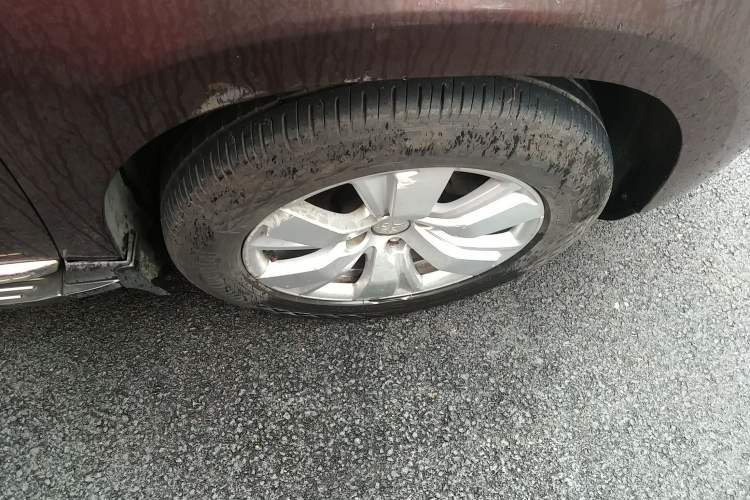 Used Peugeot 2008 2014 1.6L Manual Fashion Edition Right Front Wheel Hub