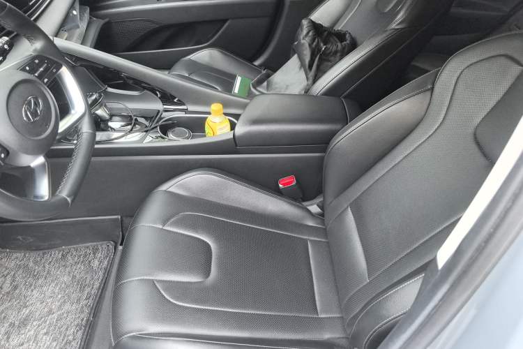 Used Hyundai Elantra 2021 1.5L CVT LUX Prestige Edition Left Front Seat