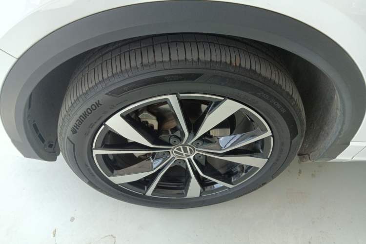 Used Volkswagen T-ROC 2023 300TSI DSG Two-Wheel-Drive Chen Guang Edition
