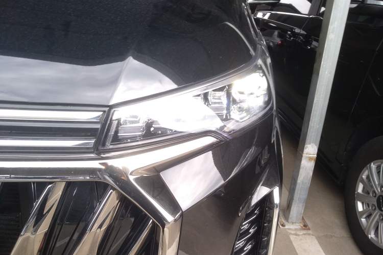 Used SAIC MAXUS G20 2023 Facelifted PLUS 2.0T Gasoline Automatic Luxury Edition