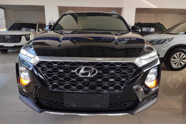 Used Hyundai Santa Fe 2020 380 TGDi Automatic Two-Wheel Drive GLS Luxury Edition Front