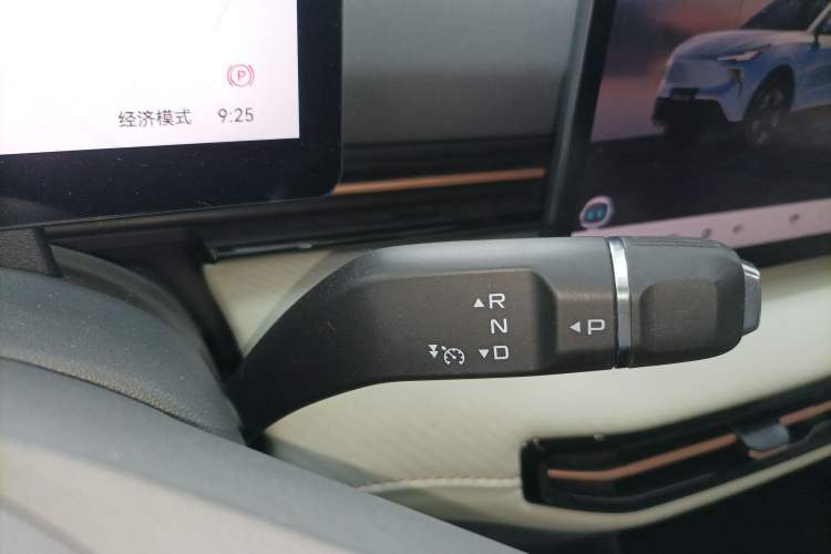 Used Bestune Yueyi 03 2025 565km Premium Edition Gear Lever