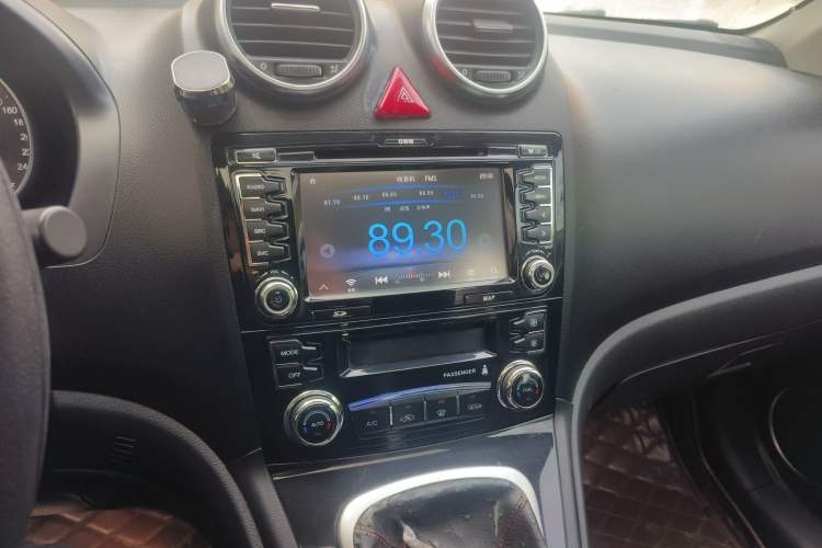 Used Haval H6 2015 Upgraded Model 1.5T Manual Two-Wheel Drive Elite Version