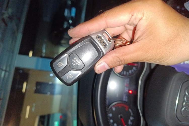 Used Audi Q5L 2018 40 TFSI Prestige Edition China VI Emission Standard
