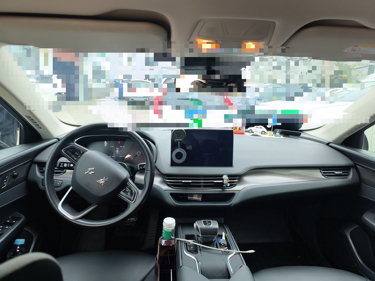 Hongqi E-QM5 2023 Base Travel Edition — снимка 9