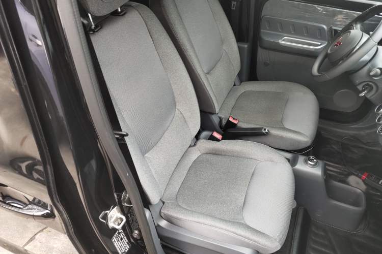 Used Wuling Zhiguang New Energy 2025 Standard Model