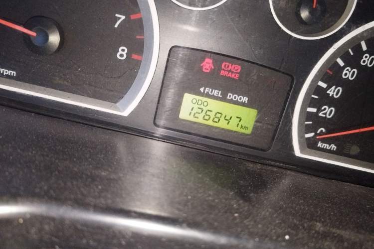 Used Huatai Santa Fe Classic 2012 2.0L Gasoline Manual Two-Wheel Drive with Sunroof
