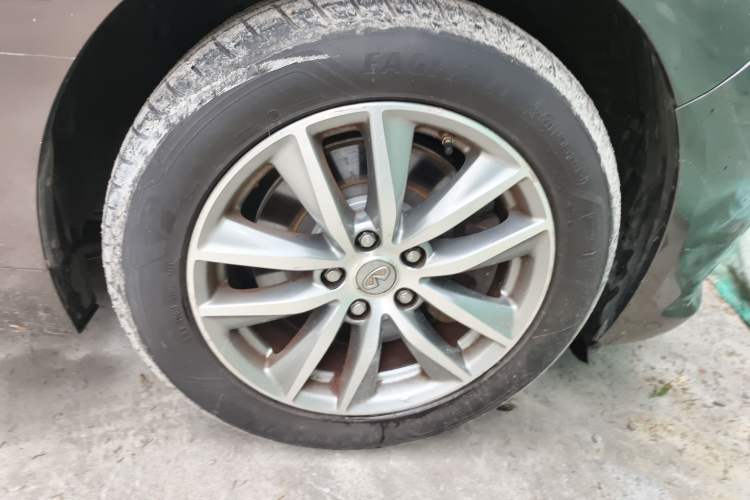 Used Infiniti Q50L 2016 2.0T Enjoyment Edition Right Front Wheel Hub