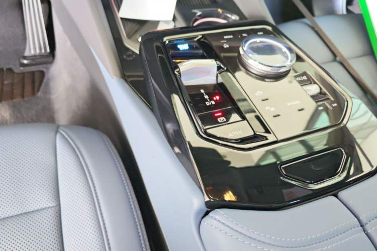 Used BMW i5 2024 eDrive 35L Prestige Luxury Package Gear Lever