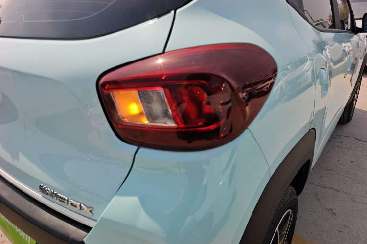 Used Dongfeng NAMMI BOX 2022 Chasing Wind Edition 331 km Standard Model Exterior 1