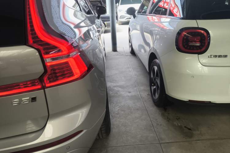 Used Volvo XC60 2023 B5 4x4 Smart Luxury Edition Right Rear Taillight