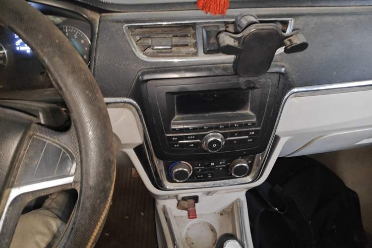 Used Jinbei New Hiace X30L 2016 1.3L Wealth Edition DLCG12 Audio And AC Panel