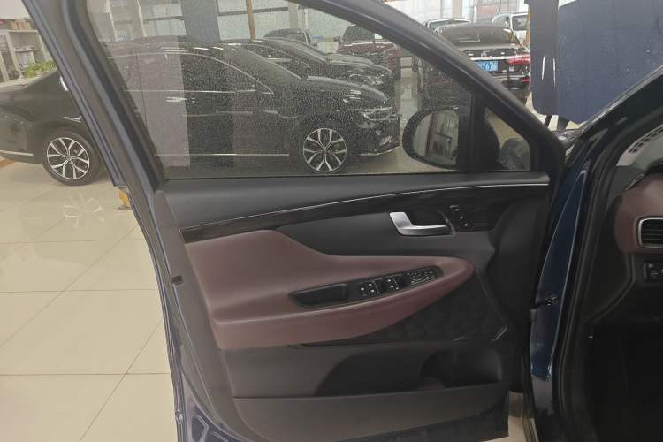 Used Hyundai Santa Fe 2019 380 TGDi DLX Automatic All-Wheel Drive Prestige PLUS (HTRAC) China VI
