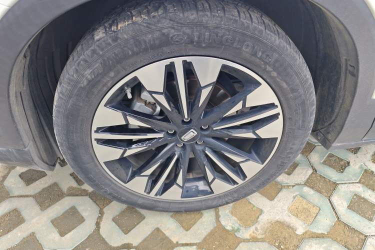 Used Bestune T77 2020 PRO 280 TID Automatic Luxury Model Left Front Wheel Hub