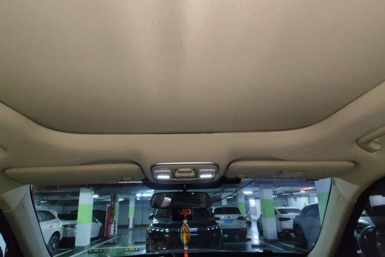 Used Geely Auto Emgrand X7 Sport 2016 1.8TD Automatic Smart Connectivity Version Headliner