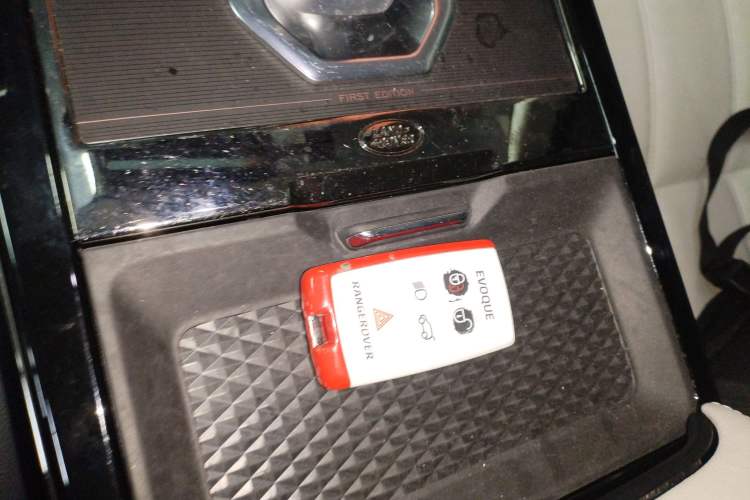 Used Land Rover Range Rover Evoque 2021 Range Rover Velar L 249PS R-Dynamic First Edition
