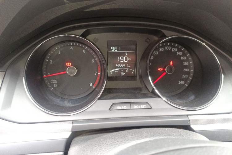 Used Volkswagen Bora 2016 1.6L Manual Fashion Edition
