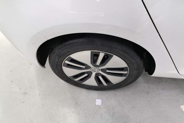 Used Volkswagen Golf Pure Electric 2020 Chari Right Rear Wheel Hub