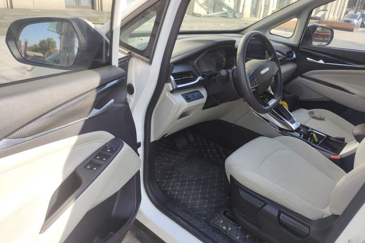 Used SAIC MAXUS Dajia 5 2022 430 km Elite Version 7-Seater
