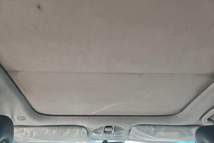 Used Hyundai Santa Fe 2013 2.4L Automatic Two-Wheel Drive Smart Version Headliner