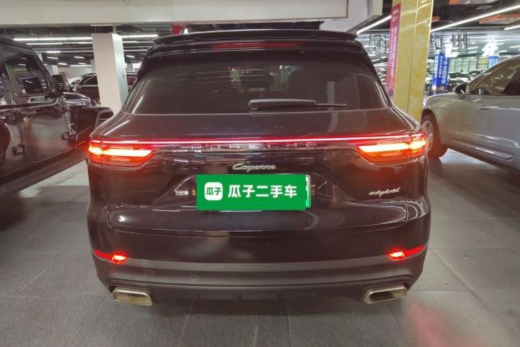 Used Porsche Cayenne E-Hybrid 2019 Cayenne E-Hybrid 2.0T Rear