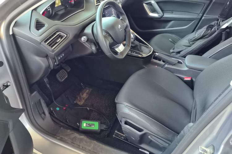 Used Peugeot 308 2016 1.6L Automatic Luxury Edition
