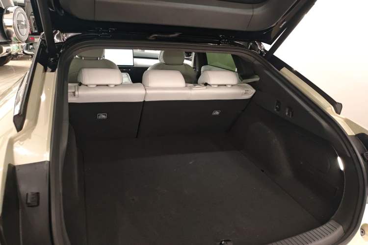 Used XPeng P7+ 2024 Long-Range Max Trunk