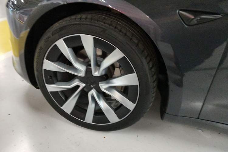 Used Tesla Model 3 2023 Rear-Wheel-Drive Version Exterior 4
