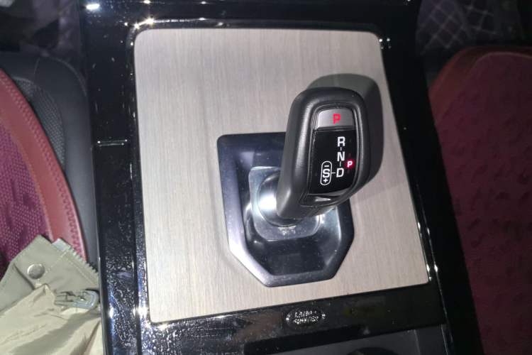 Used Land Rover Range Evoque 2021 Range Rover Velar 249 PS R-Dynamic S Performance Edition
