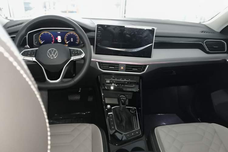 Used Volkswagen Tayron 2023 280TSI Two-Wheel-Drive Luxury Plus Advanced Version
