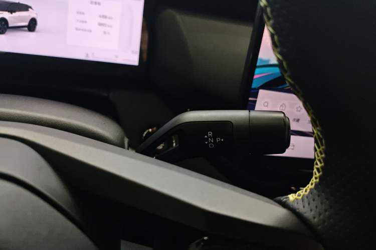 Used Lynk & Co 06 2025 Renew 1.5T Halo Gear Lever