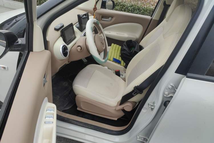 Used Wuling Hongguang MINIEV 2025 Four-Door Version Zhenxiang+ Edition Interior 3