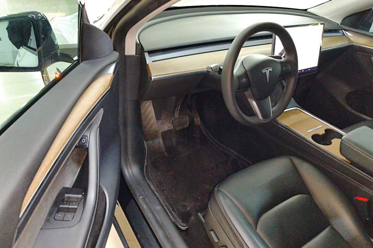 Used Tesla Model Y 2021 Standard Range Rear-Wheel Drive Version