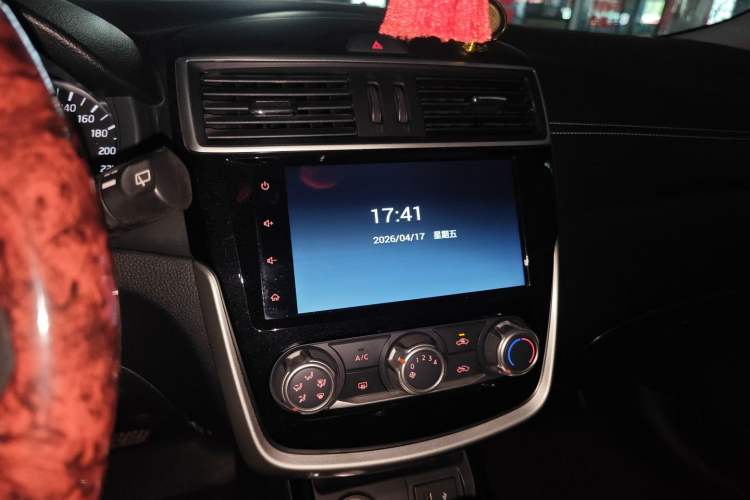 Used Nissan Tiida 2019 1.6L CVT Smart Enjoyment Version China VI Standard Audio And AC Panel