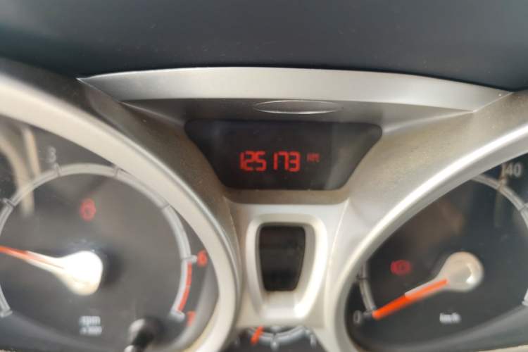 Used Ford Fiesta 2011 Sedan 1.3L Manual Fashion Edition
