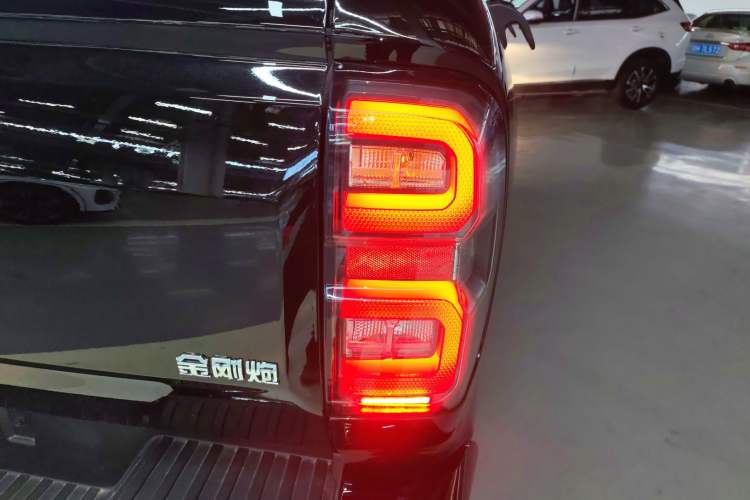 Used Great Wall King Kong Poer 2024 2.0T Automatic 8AT Diesel 4x4 Elite Flatbed Exterior 3