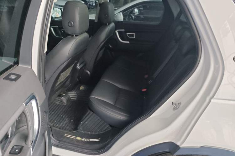 Used Land Rover Discovery Sport 2019 240 PS SE Version China VI Standard Left Rear Seat