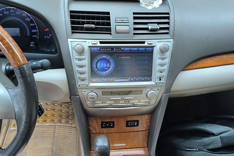 Used Toyota Camry 2011 200G Classic Anniversary Edition Audio And AC Panel