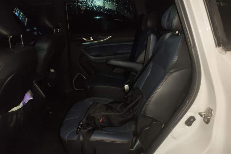 Used CHANGAN OSHAN COS1 2018 1.5T Automatic Smart 6-Seater
