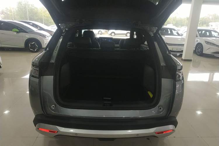 Used BYD Song L DM-i 2025 Intelligent Driving Version 160 km Beyond-Range Type